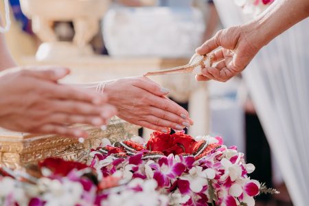 Die buddhistische Hochzeitszeremonie Heiraten in Thailand