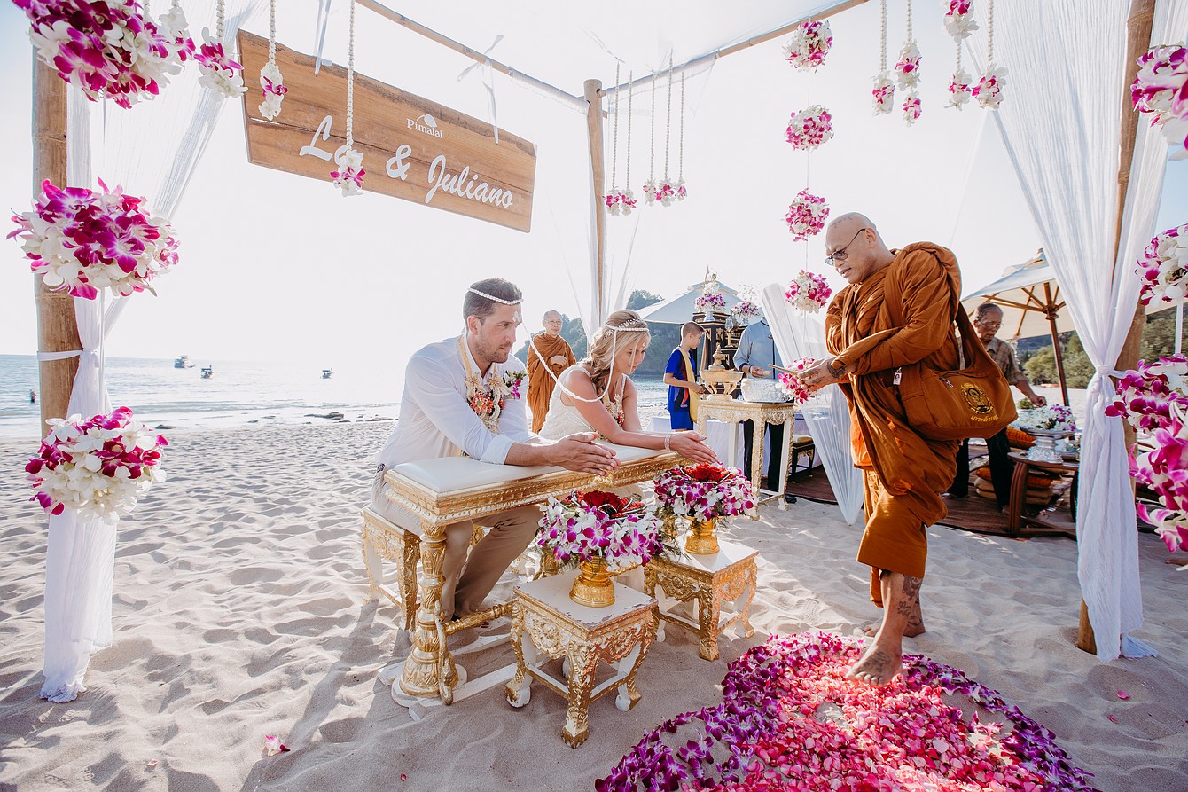 Die buddhistische Hochzeitszeremonie - Heiraten in Thailand