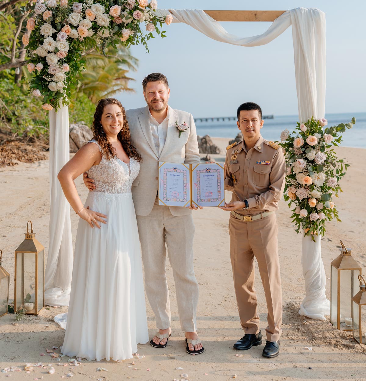 Rechtsgültige Hochzeit mit Standesbeamten am Strand von Koh Samui